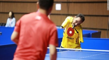 Armless table tennis champion - VIDEO