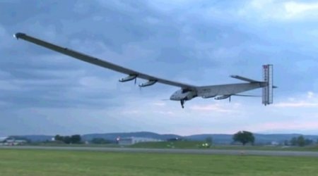 Solar plane makes inaugural flight