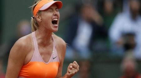 Sharapova on verge of third Paris final in a row