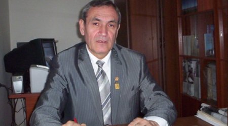 Erməni yazıçı Azərbaycandan sığınacaq almağa hazırlaşır