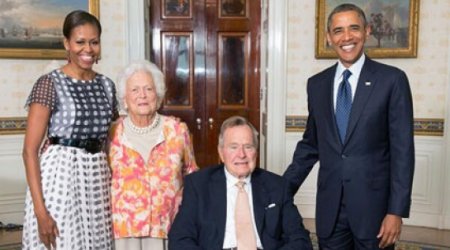 Corc Buşun bu fotosu hamını təəccübləndirdi - FOTO