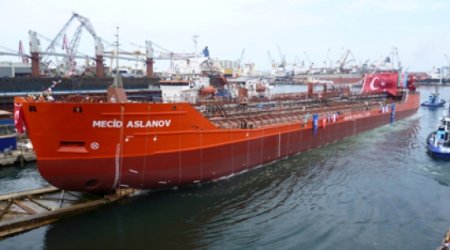 "Palmali" nəhəng tankeri suya buraxdı