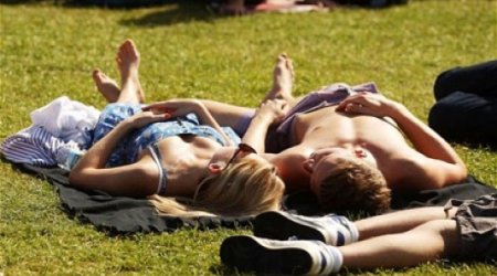 Sun worshippers beware: tanning may be addictive
