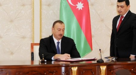 Silahlı Qüvvələrin hərbi qulluqçuları və mülki işçiləri təltif edildi - SİYAHI