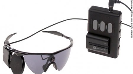 'Bionic eye' lets blind man 'see' again