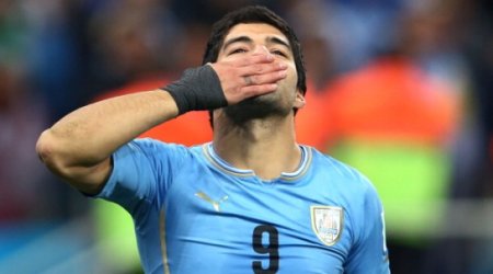 Barcelona agree deal with Liverpool star Luis Suarez