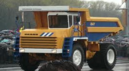 Azerbaijani steel producer inks pact for 12 BelAZ mining trucks