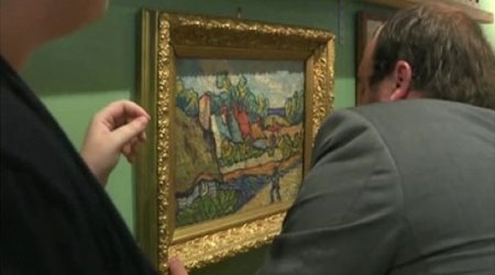 Van Gogh painting in Reading cafe - VIDEO