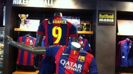 Luis Suarez shirts go on sale in Barcelona