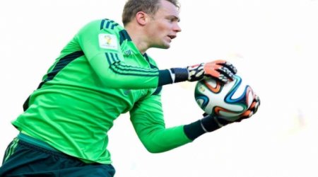 Legendary Oliver Kahn says Manuel Neur is world's best goalkeeper