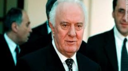Aliyev visits Georgian embassy to pay tribute to ex-president