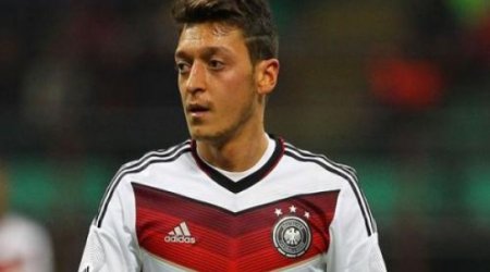 Məsut Özil tarixə düşdü