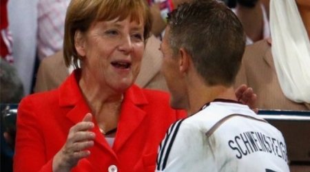 World Cup: Will German victory help Angela Merkel?