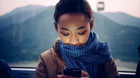 China targets Apple for location-tracking apps