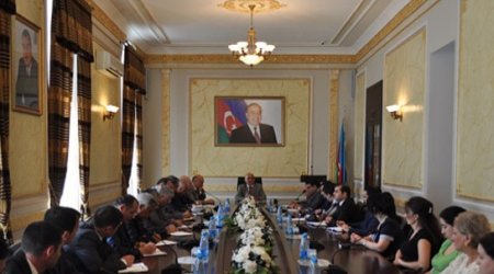 Mübariz Qurbanlı ilk iclasını keçirdi