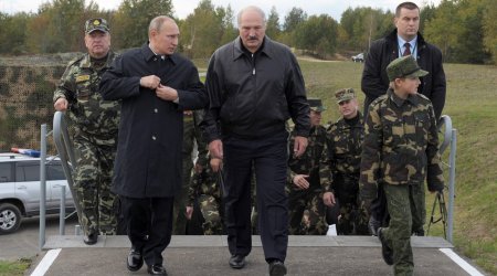 Lukaşenko: “Heyvanxanadır... Obamaya yazığım gəlir” - FOTOLAR