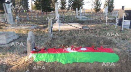 Leyla və Arzu Əliyeva bacıları şəhidlərimizi belə andı - FOTO