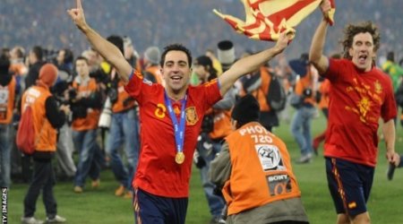 Xavi Hernandez: Barcelona legend quits Spain duty