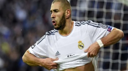 Benzema signs contract extension at Madrid