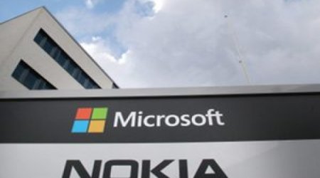 “Microsoft”dan 25 dollarlıq telefon