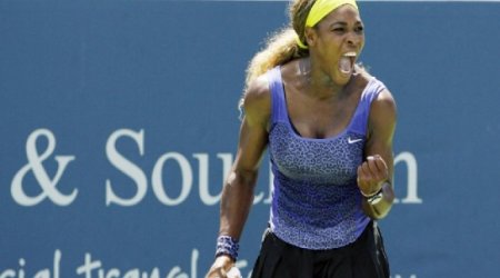 Williams battles on in Cincinnati, Kvitova falls