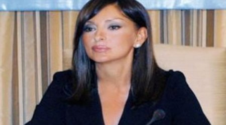 Mehriban Aliyeva overreacts for cutting rare trees in capital - PHOTO