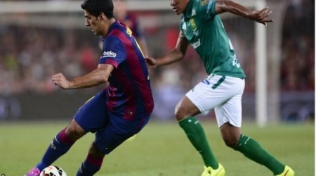 Luis Suarez makes debut in friendly at Nou Camp