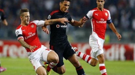 Ramsey sent off, but Arsenal earn draw in Istanbul