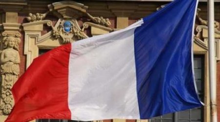 Fransa hökuməti istefaya göndərildi