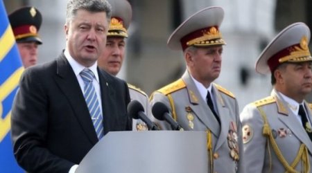 Ukraine crisis: President calls snap vote amid fighting