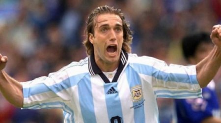 Batistuta ayaqlarının kəsilməsini istəyib