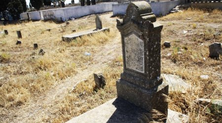 Исторические памятники Азербайджана: усыпальница ахунда Абиля - ФОТО