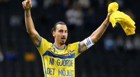 Rule No.1: You don't touch Zlatan. Rule No.2: You DON'T touch ZLATAN! - VIDEO