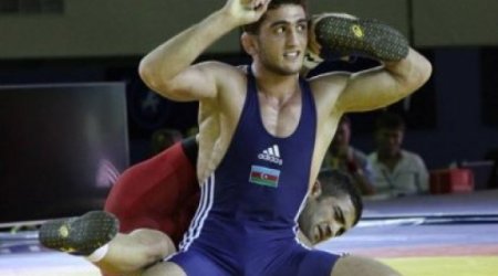 Azerbaijani wrestler claims world crown - VIDEO