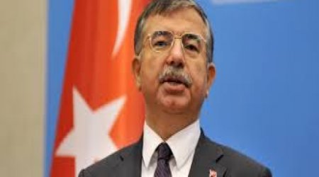 President Aliyev meets visiting Turkish defense minister