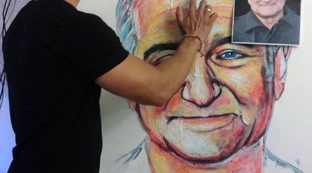 Artist uses TOOTHPASTE to create intricate profiles of famous stars - PHOTO+VIDEO