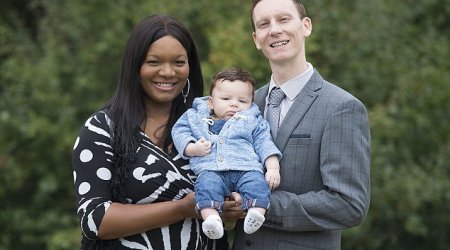 Million-to-one gene gives this black mother a white son - PHOTO+VIDEO