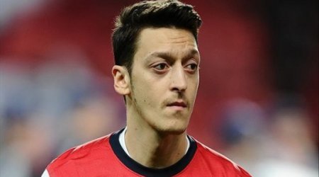 Ozil makes spectacular fail with Hollywood A-list name drop bombshell