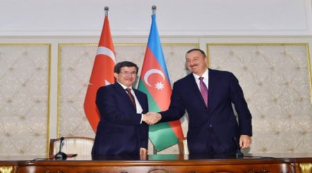 Davudoğlu: “Azərbaycana xidmət Türkiyəyə xidmət deməkdir ”