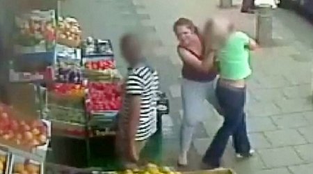 Jumps out of a car, grabs another driver by her hair - PHOTO+VIDEO