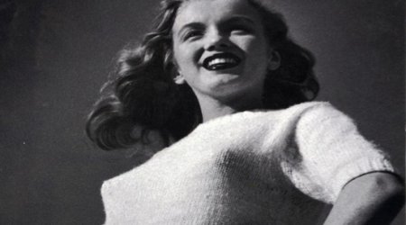 Marilyn Monroe's first professional photoshoot auctioned for £4,250