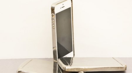 This smarthphone case is 3X HARDER than steel - VIDEO