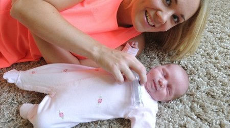 Baby daughter is born with two fully-formed teeth - PHOTO+VIDEO