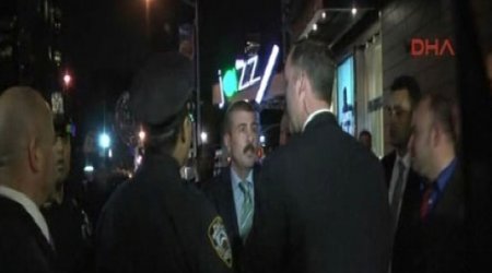 Ərdoğanın mühafizəçiləri ilə ABŞ polisi arasında qarşıdurma - VİDEO