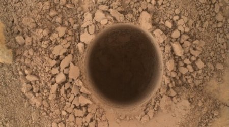 Curiosity Mars rover drills into base of Mount Sharp