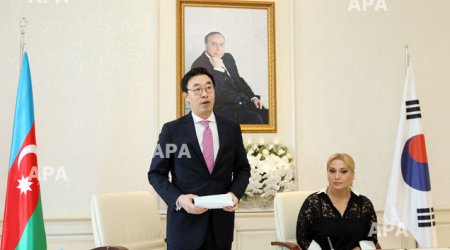 Heydərovun xanımı imzalanma mərasimində - FOTOLAR