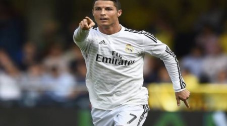 Cristiano Ronaldo reveals he saw banner stunt but tells Manchester United fans