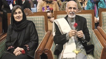 Ölkə prezidenti xanımına görə sərt tənqid edildi