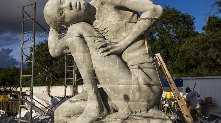 18ft Atlas sculpture dropped off coast of the Bahamas - PHOTO+VIDEO