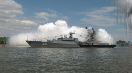 Russian warships arrive in Azerbaijan